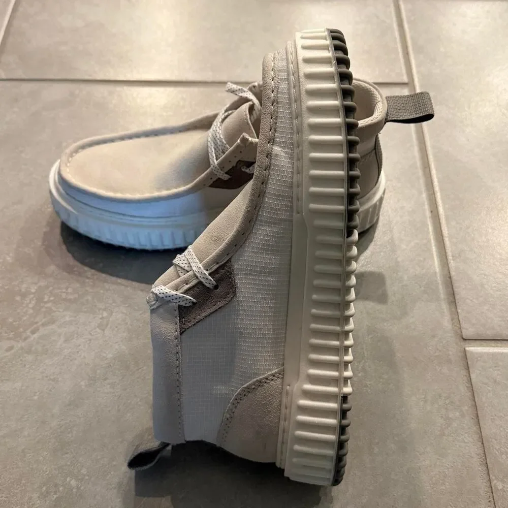Clarks Men's Cream and Tan Trainers